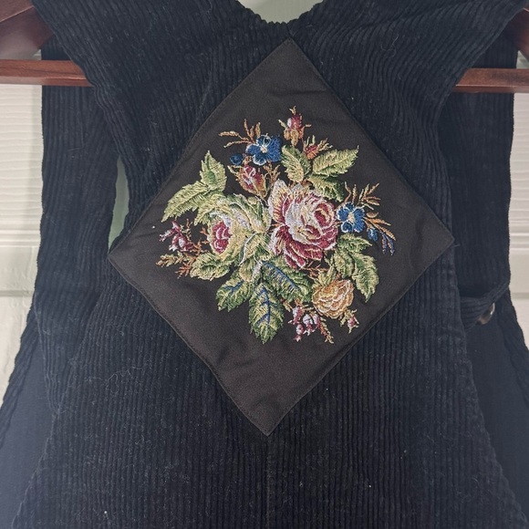 Victorian Trading Company Black Corduroy Embroidered Wide Leg Overalls Sz Large - Picture 6 of 9